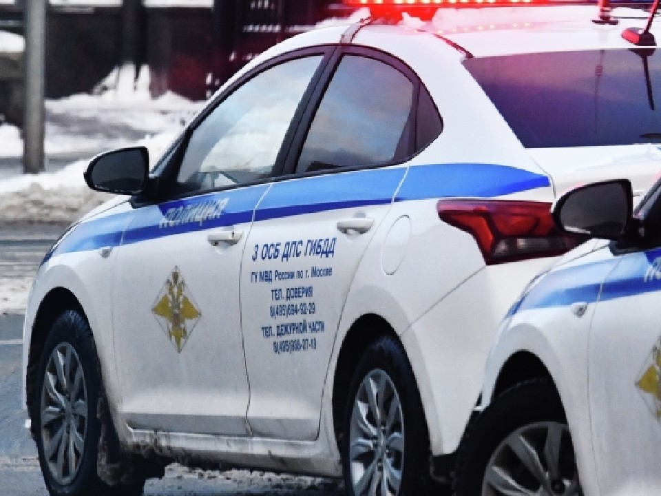 В Москве мужчина напал с ножом на бывшую жену в примерочной ТЦ
