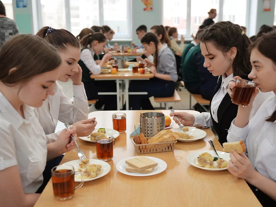 Нейросеть контролирует качество блюд в школьных столовых Королева