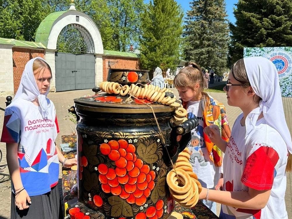 Спектакль, экскурсия и мастер-классы: в Можайском округе отпраздновали День жен-Мироносиц