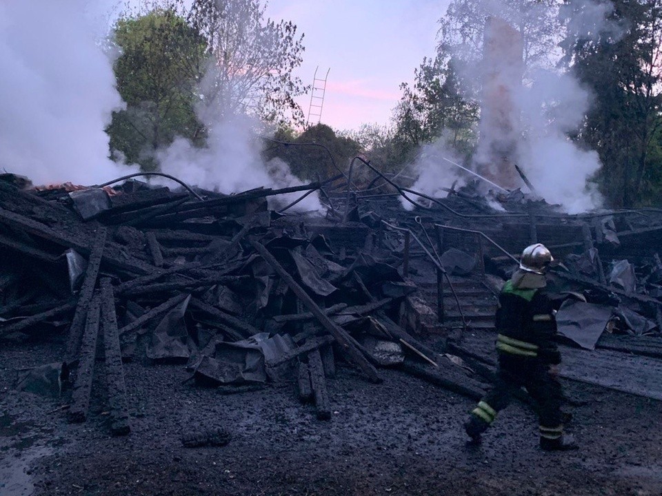 При пожаре в заброшенном доме в Химках погиб мужчина