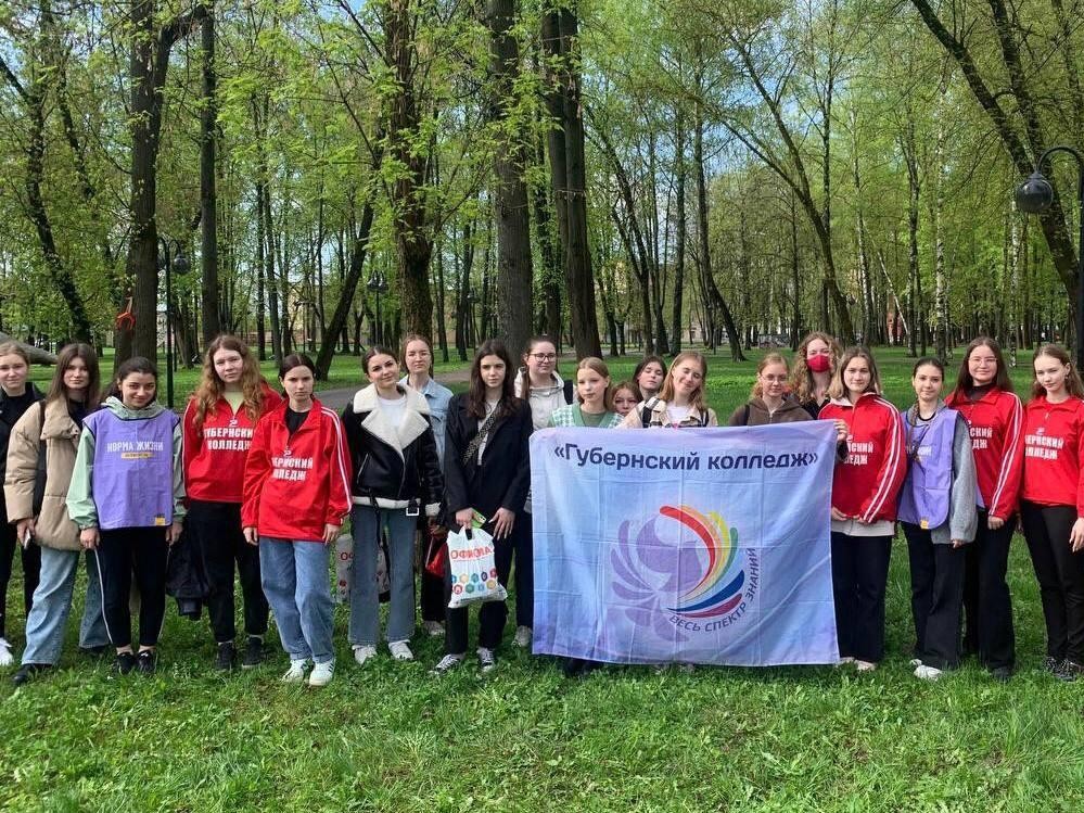 Серпуховские студенты посадили деревья на «Дне добрых дел»