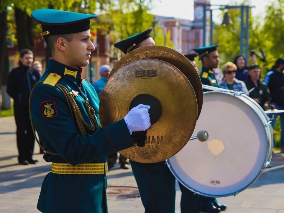 Оркестр праздник осени встречаем. Оркестр на улице. Оркестр из 6 человек. Егорьевск областной фестиваль духовой музыки. Играй на улице оркестр Егорьевск 2024.