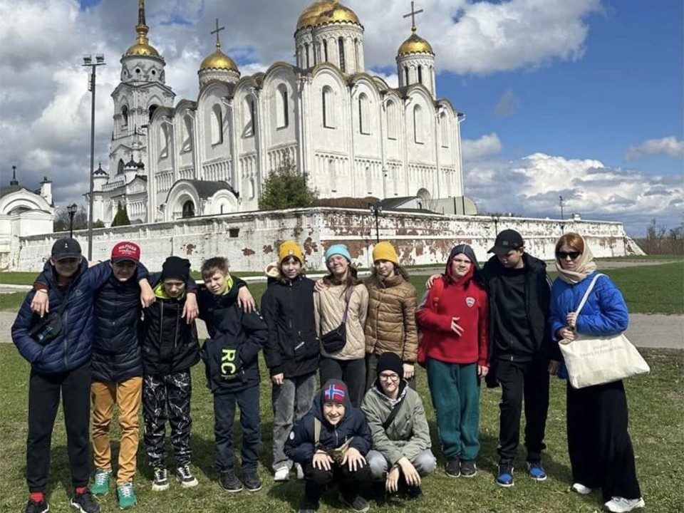 Королевские гимназисты попробовали себя в гончарном деле