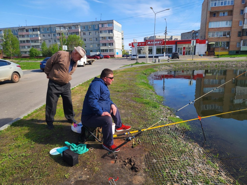 Поймать карасей для ухи можно прямо в центре Шатуры