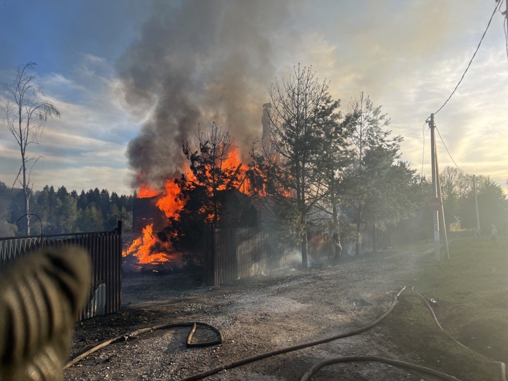 Частный дом сгорел дотла в деревне Горетовка