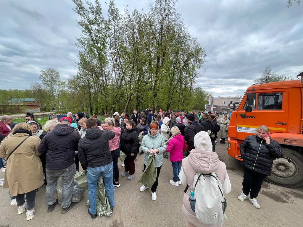 Собрали мусор и измельчили сухостой: неравнодушные жители округа присоединились к субботнику