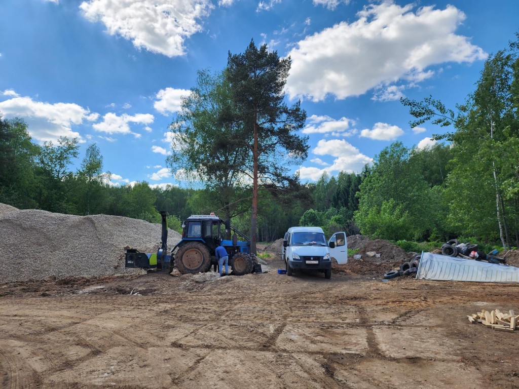 В Супоневском лесопарке подготавливают основу под спортивные и детские площадки