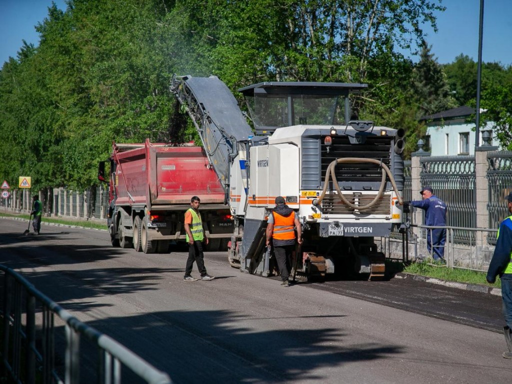 Проезжую часть улицы Добролюбова ремонтируют в Коломне | REGIONS.RU /  Коломна