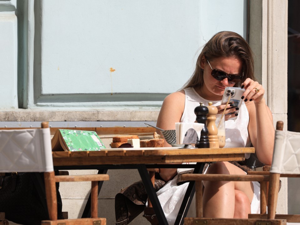 Рестораторам Москвы посоветовали закрыть веранды из-за непогоды