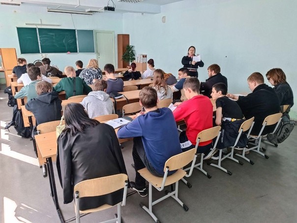 Аутотренинг и медитация: неделя психологии проходит в бронницком автодорожном колледже