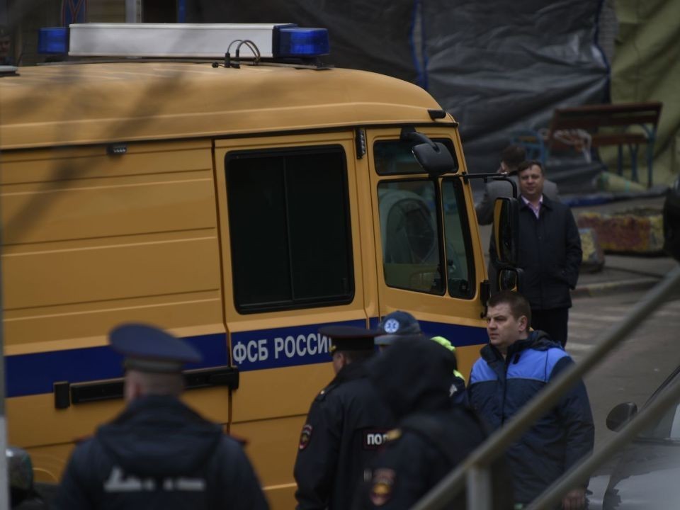 Полиция начала проверку по факту сбития пожилой женщины в Москве парнем на роликовых коньках