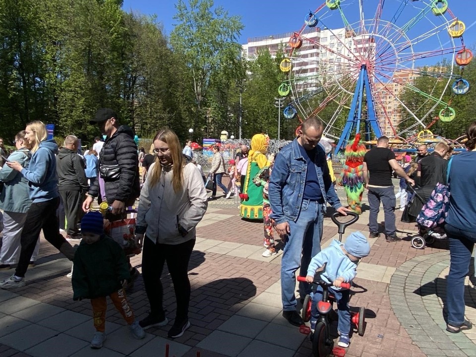 В центральном парке Видного открыли летний сезон