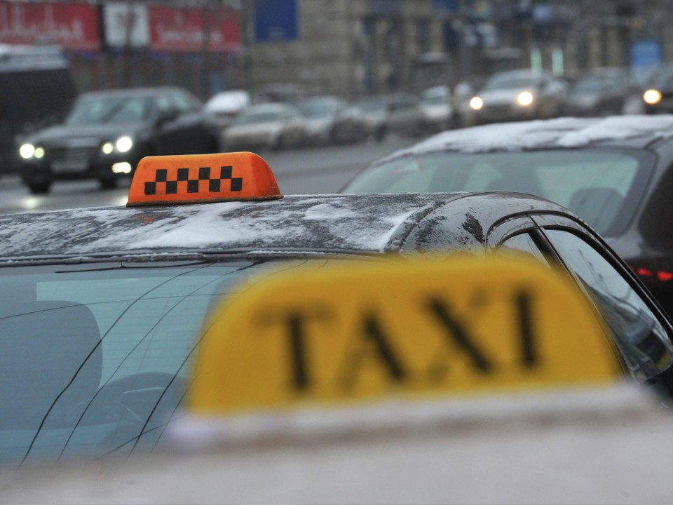 За рулем не уснут: как в Подмосковье проверяют таксистов