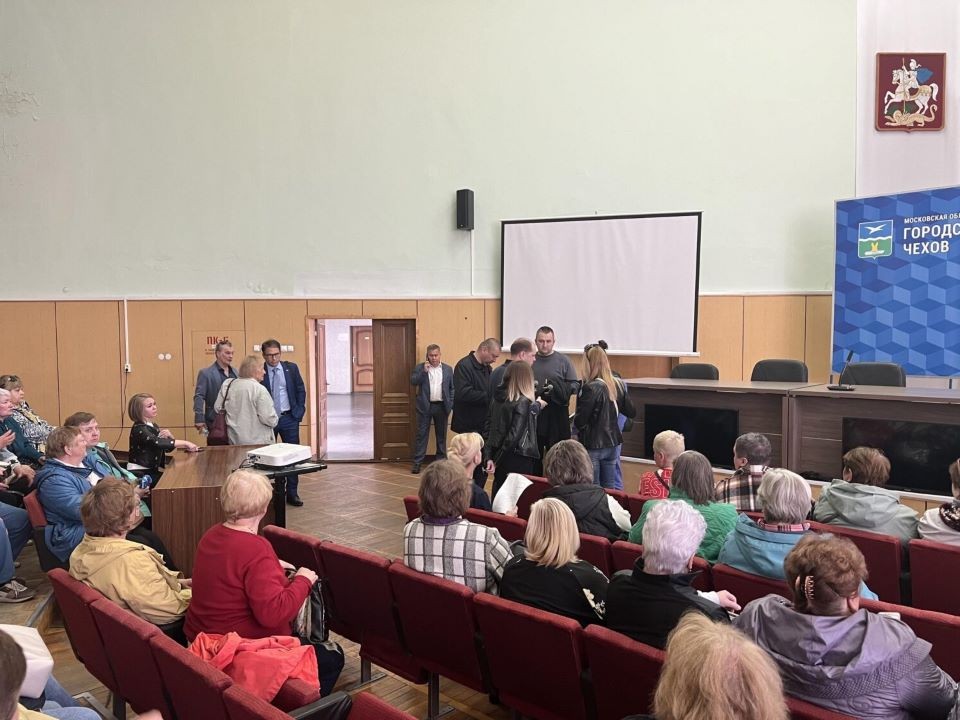 По просьбе жителей в кратчайшие сроки включат отопление в школах и детских садах Чехова