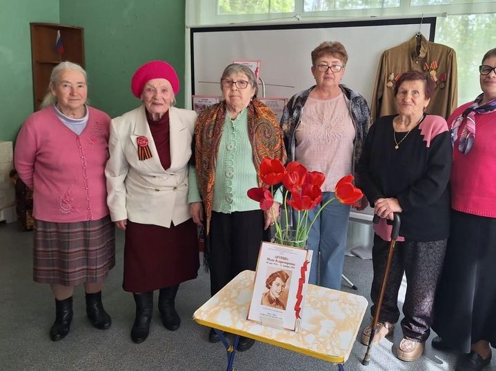 В Беляногорской библиотеке открыли выставку, посвященную поэтессе Юлии Друниной