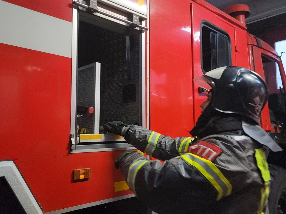 В Подольске взрывом самогонного аппарата выбило двери квартиры