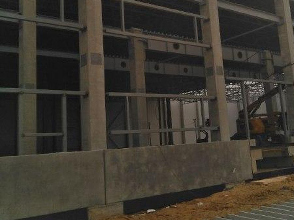 Складской комплекс в деревне Боброво готов наполовину