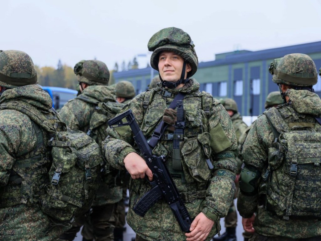 Более 15 тысяч контрактов заключили за год в областном Центре отбора на военную службу