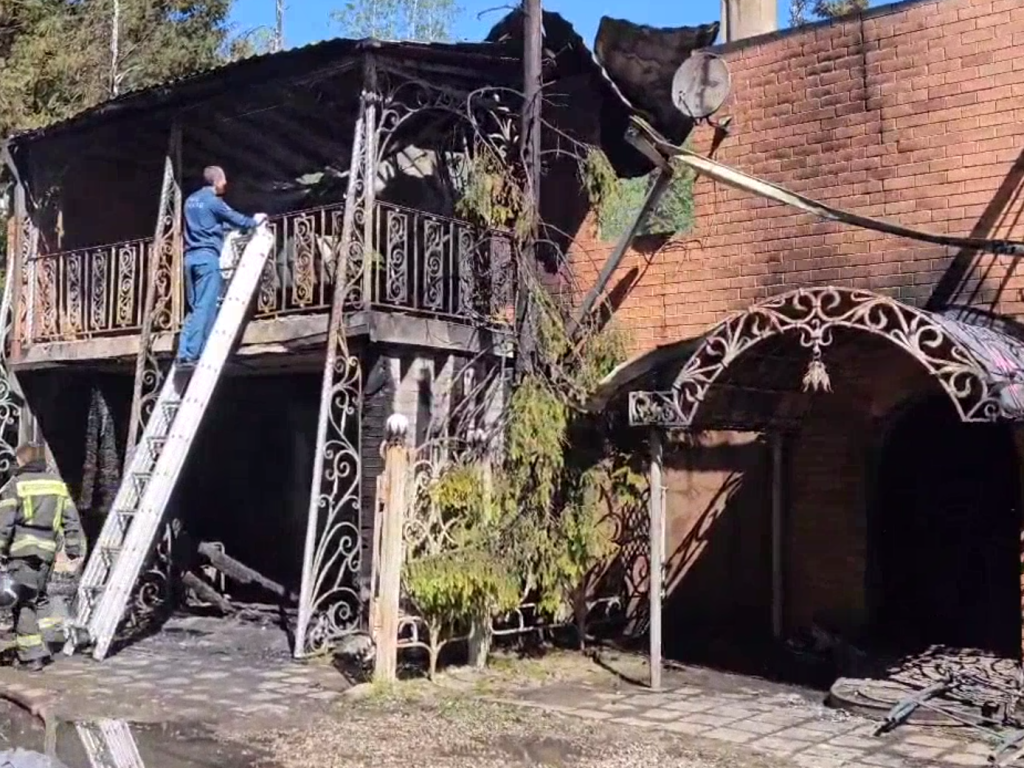 На пожаре в деревне под Истрой погибли восемь вахтовиков