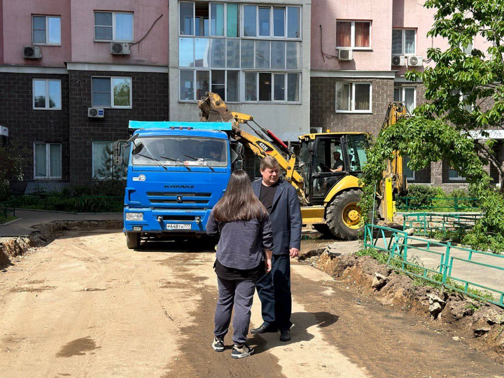 Комплексное благоустройство дворовой территории на Кузьминской,15 закончат к 15 июня