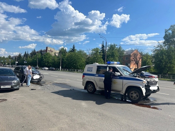 В тверской полиции проводят проверку по факту ДТП с машиной ППС в центре города