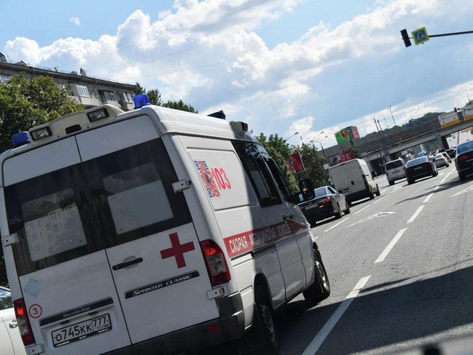 Двенадцатилетний подросток попал в Москве в больницу с истощением из-за бросившей его одного матери