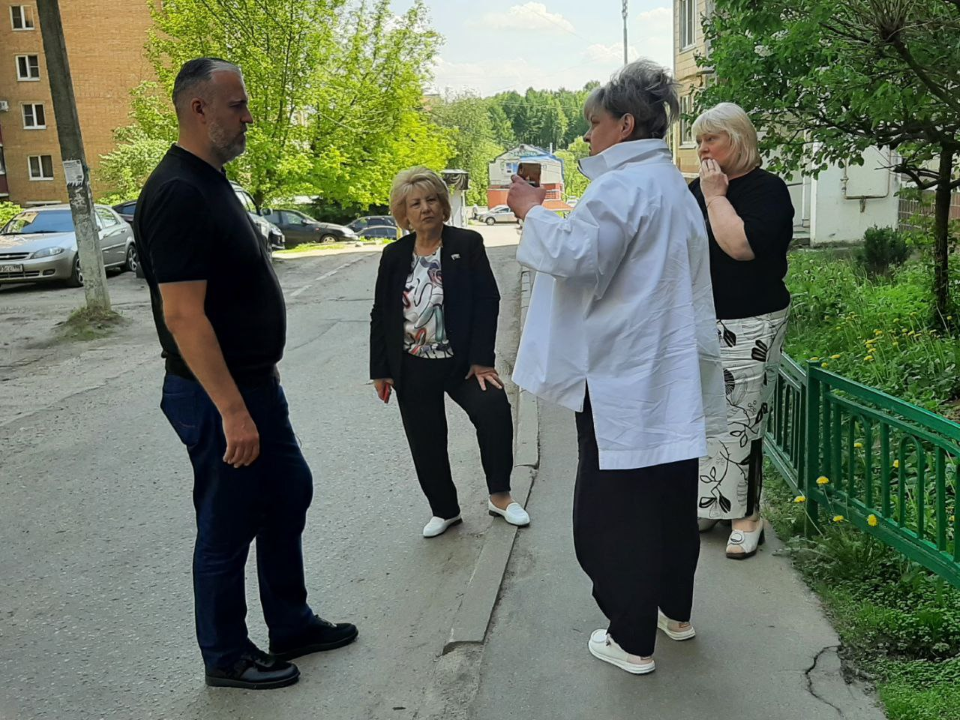 Новые парковочные места появятся в Чехове на улице Дружбы, 15
