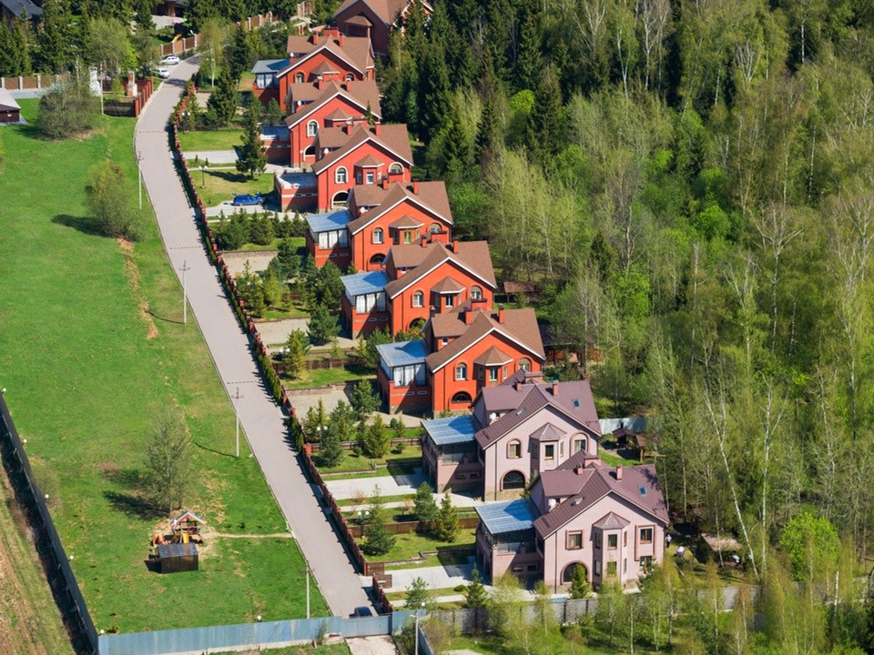 РИА: эксперты ожидают роста цен на содержание загородного дома в РФ