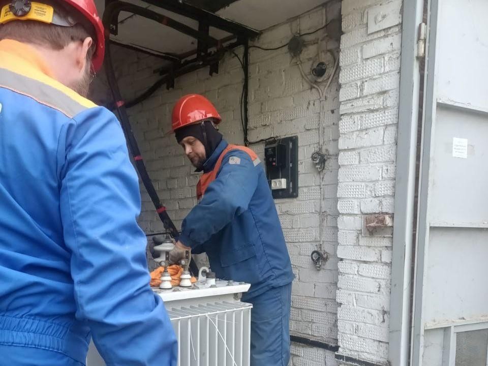 Специалисты «Мособлэнерго» обновили электрооборудование на артезианской скважине села Колычева