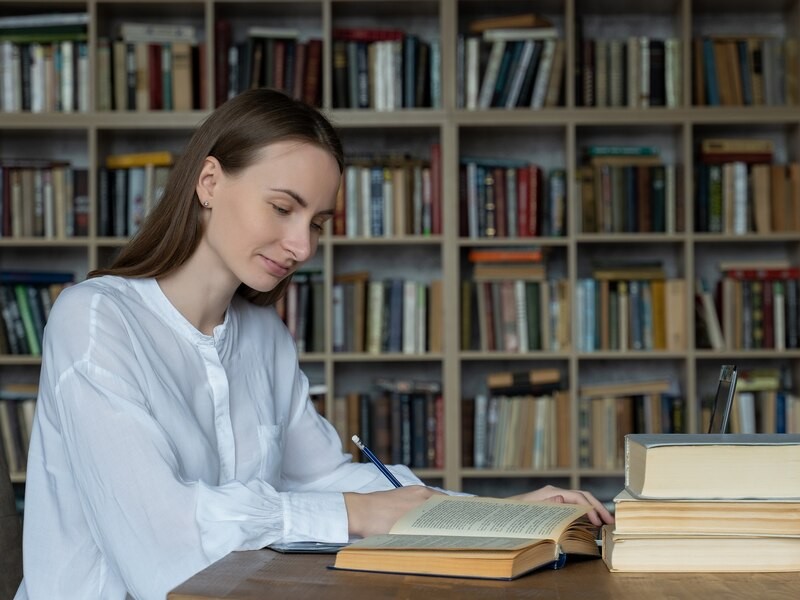 В Серпухове поздравили с профессиональным праздником хранителей книг