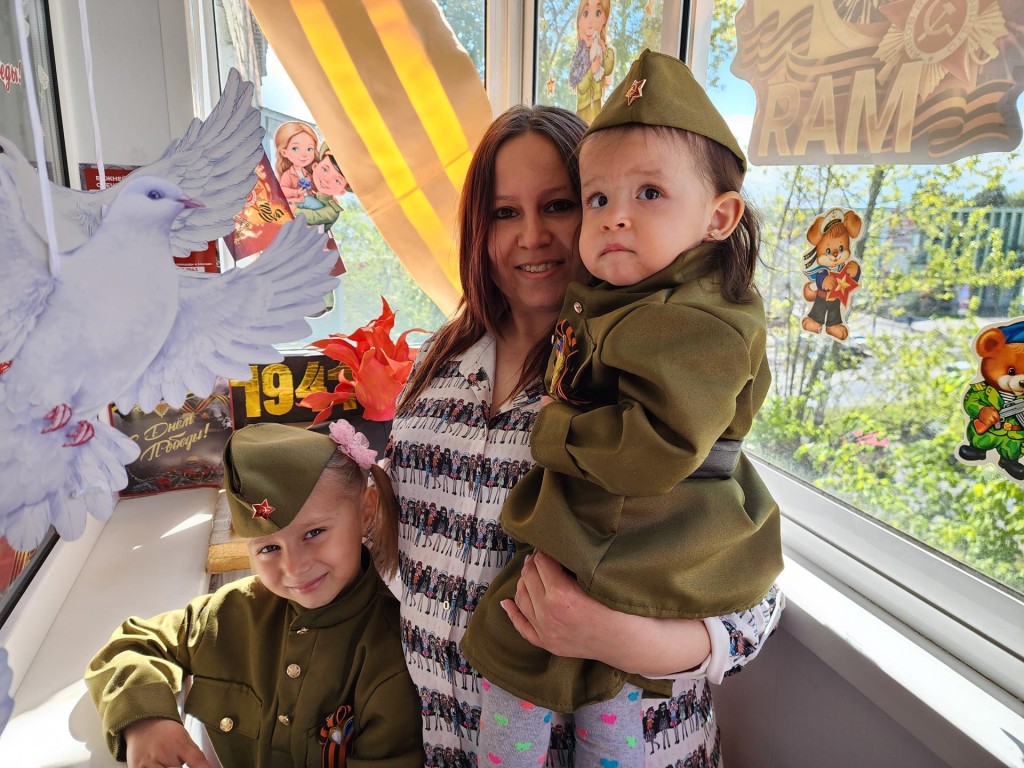 «Окна Победы» украшают к празднику жители Шатуры