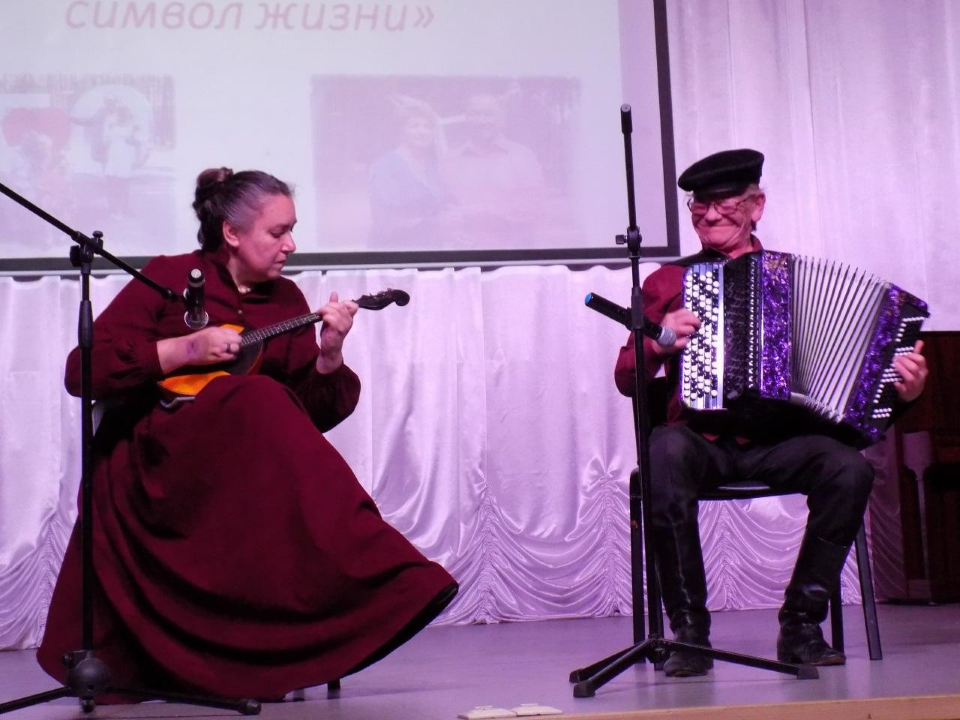 Долголеты Домодедова дали концерт в честь года Семьи