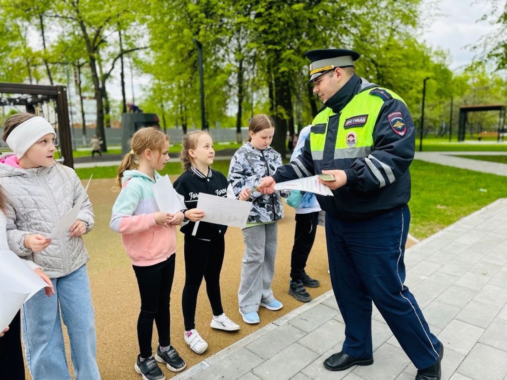 Юным ступинцам напомнили правила безопасного поведения около дорог города
