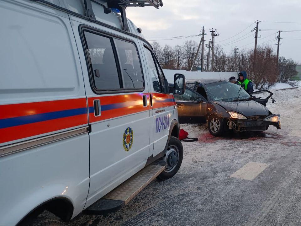 Спасатели ГКУ МО «Мособлпожспас» оказали помощь водителю легковушки