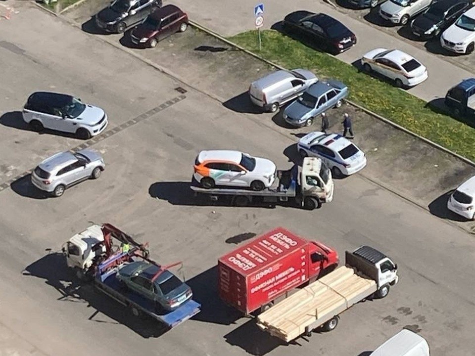 Химкинских водителей просят перепарковать свои автомобили, оставленные на проспекте Мельникова