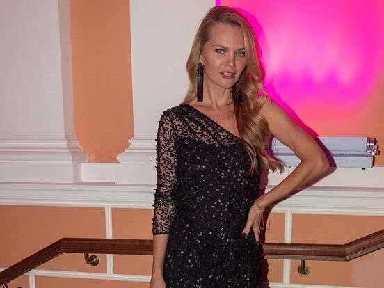 Известную российскую модель Елену Кулецкую обманули мошенники при строительстве дома в Подмосковье