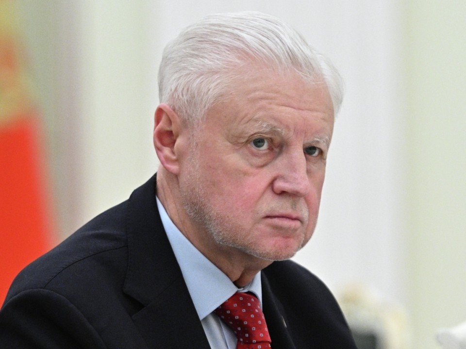 Глава справедливороссов Миронов предложил отменить налог на небольшие дачные участки