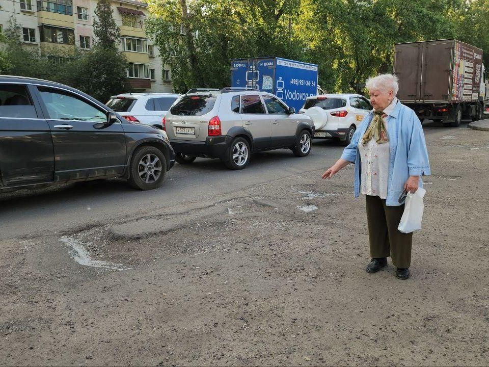По просьбе жителей Люберец отремонтируют тротуар около спортклуба «Спартак» к началу осени