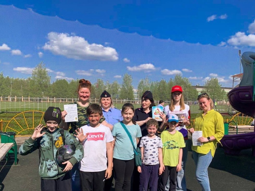 Полицейские напомнили жителям Рузы, как безопасно перевозить ребенка в машине