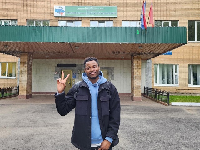 Нигерийский студент поблагодарил медиков Солнечногорска за спасенную от ампутации ногу