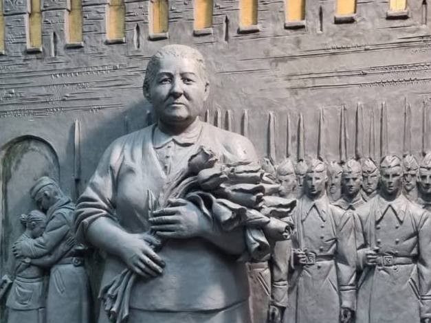 Памятник «Кремлевской бабушке» откроют в Яропольце