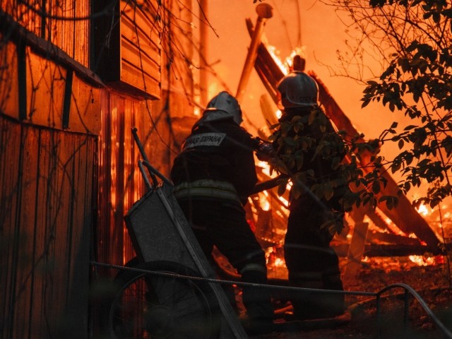 Ночной пожар в жилом доме в Балашихе локализован