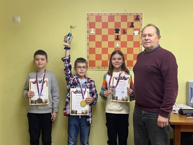 Серпуховские шахматисты победили на «Кубке Победы 2024»