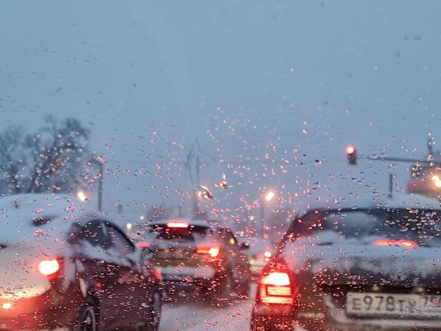 Будьте внимательнее на дорогах: в Красногорске выпал майский снег