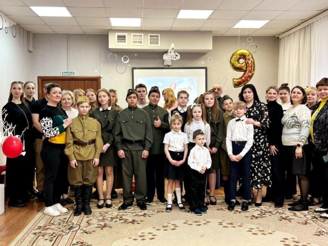 Военные песни и патриотические стихи прозвучали в семейном центре «Пушкинский» в честь Дня Победы