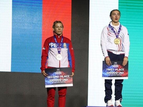 Он в наших сердцах: домодедовская спортсменка Юлия Чумгалакова победила и допела гимн на Чемпионате Европы по боксу
