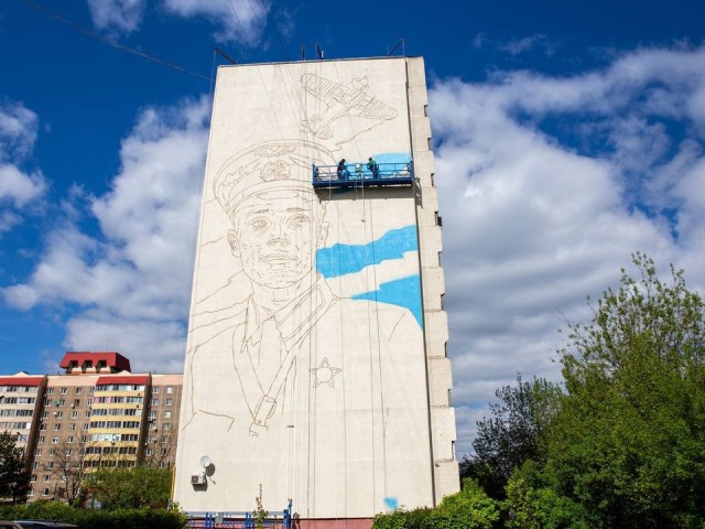 Масштабное изображение Героя Советского Союза Виктора Талалихина появится на стене дома на Октябрьском проспекте