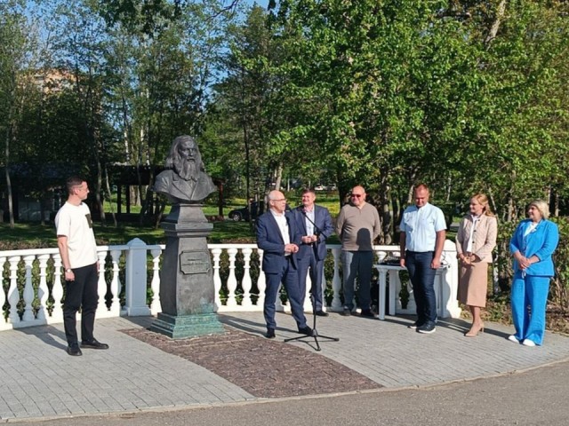 На набережной Дубны открылась медицинская фотовыставка