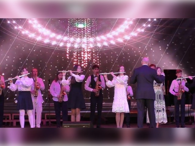 Воспитанники «Гармонии» выступили с отчётным концертом на сцене дворца культуры во Власихе
