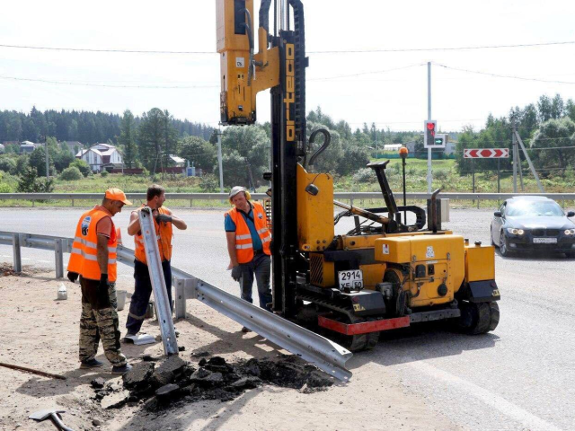 На Волоколамском шоссе установили барьерное ограждение